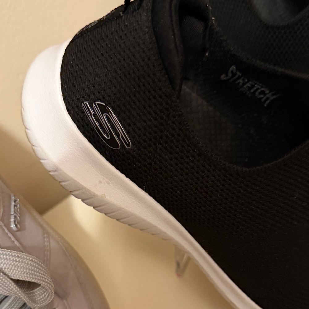 Guess Light Gray Lace-Up Sneakers and Black Skechers Slip-on Sneakers - Picture 3 of 4
